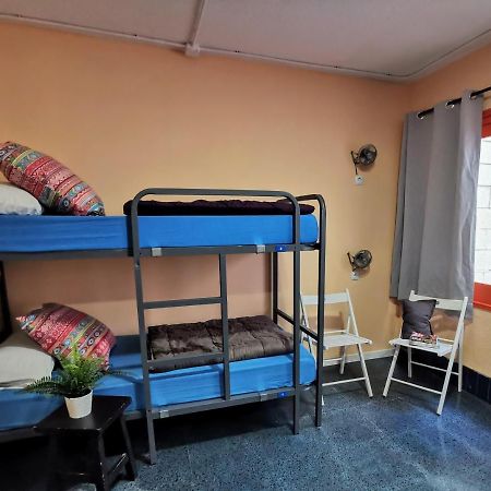 X Hostel Alicante Luaran gambar