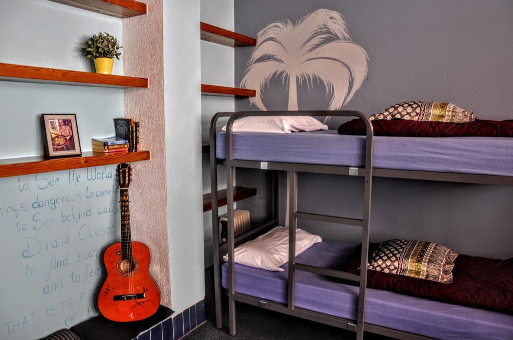 X Hostel Alicante Luaran gambar