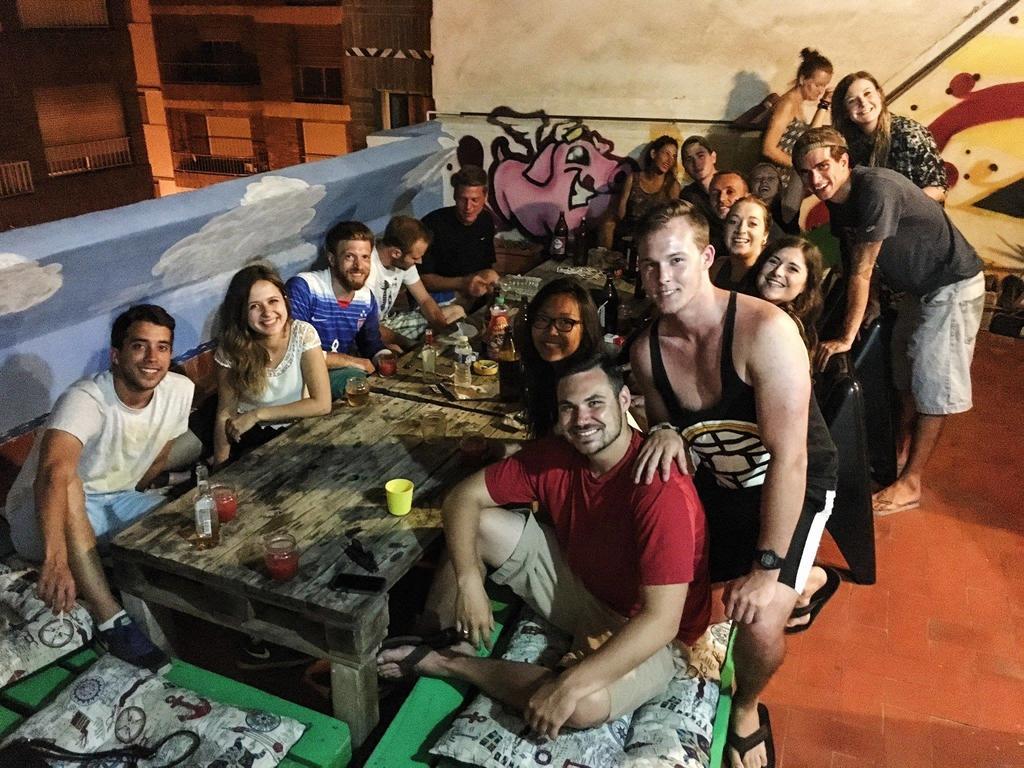 X Hostel Alicante Luaran gambar