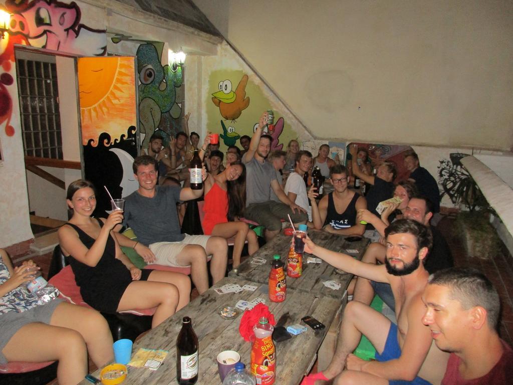 X Hostel Alicante Luaran gambar