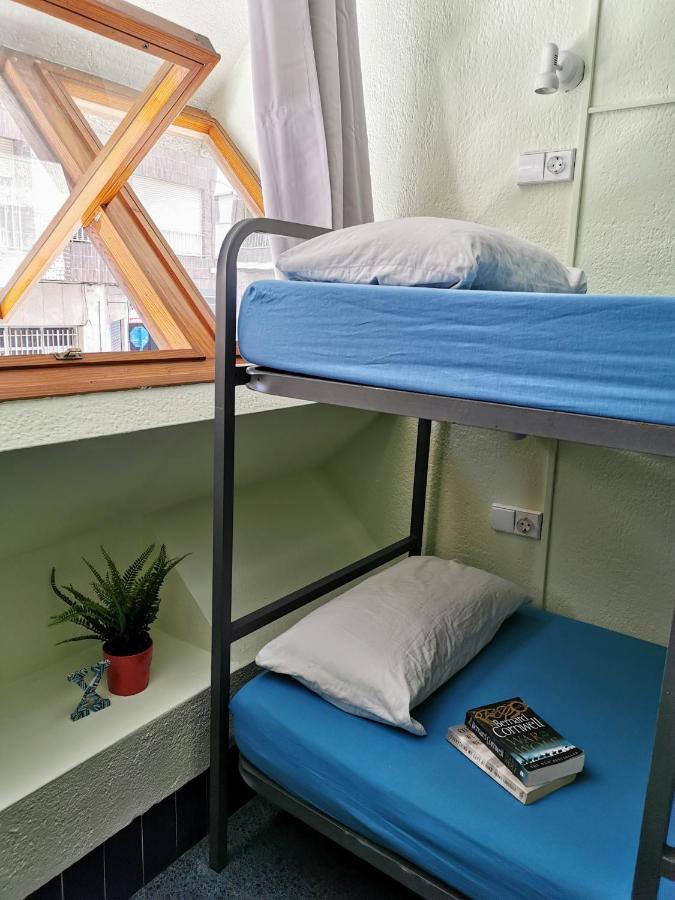 X Hostel Alicante Luaran gambar