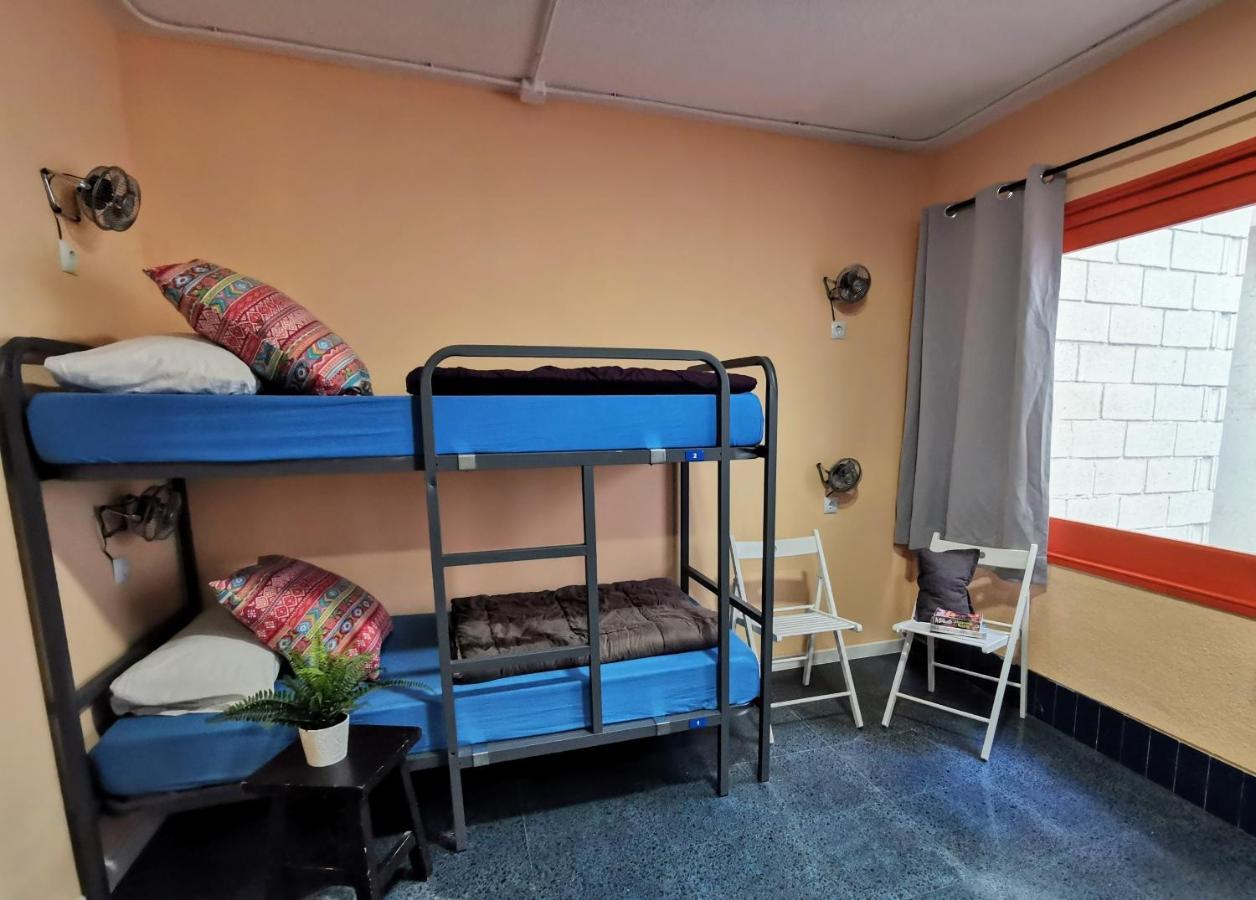 X Hostel Alicante Luaran gambar