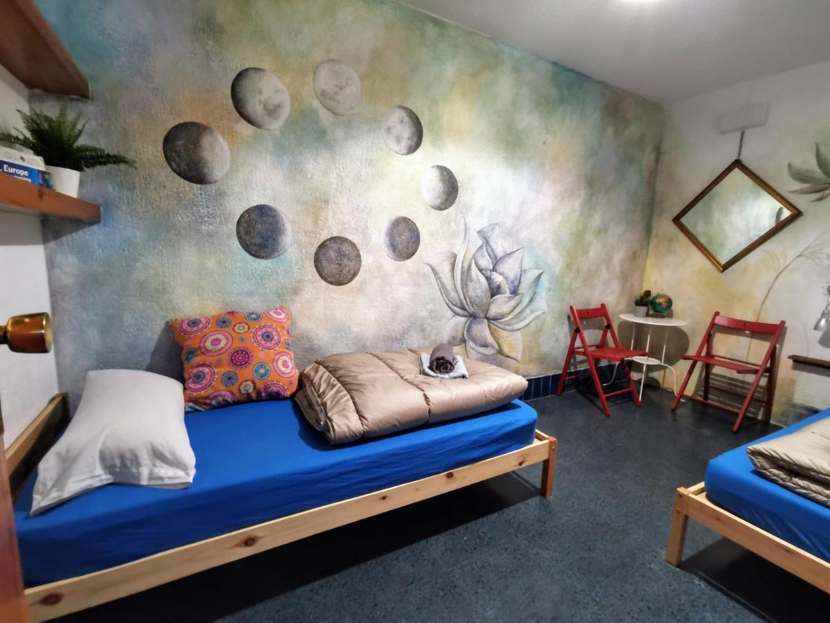 X Hostel Alicante Luaran gambar