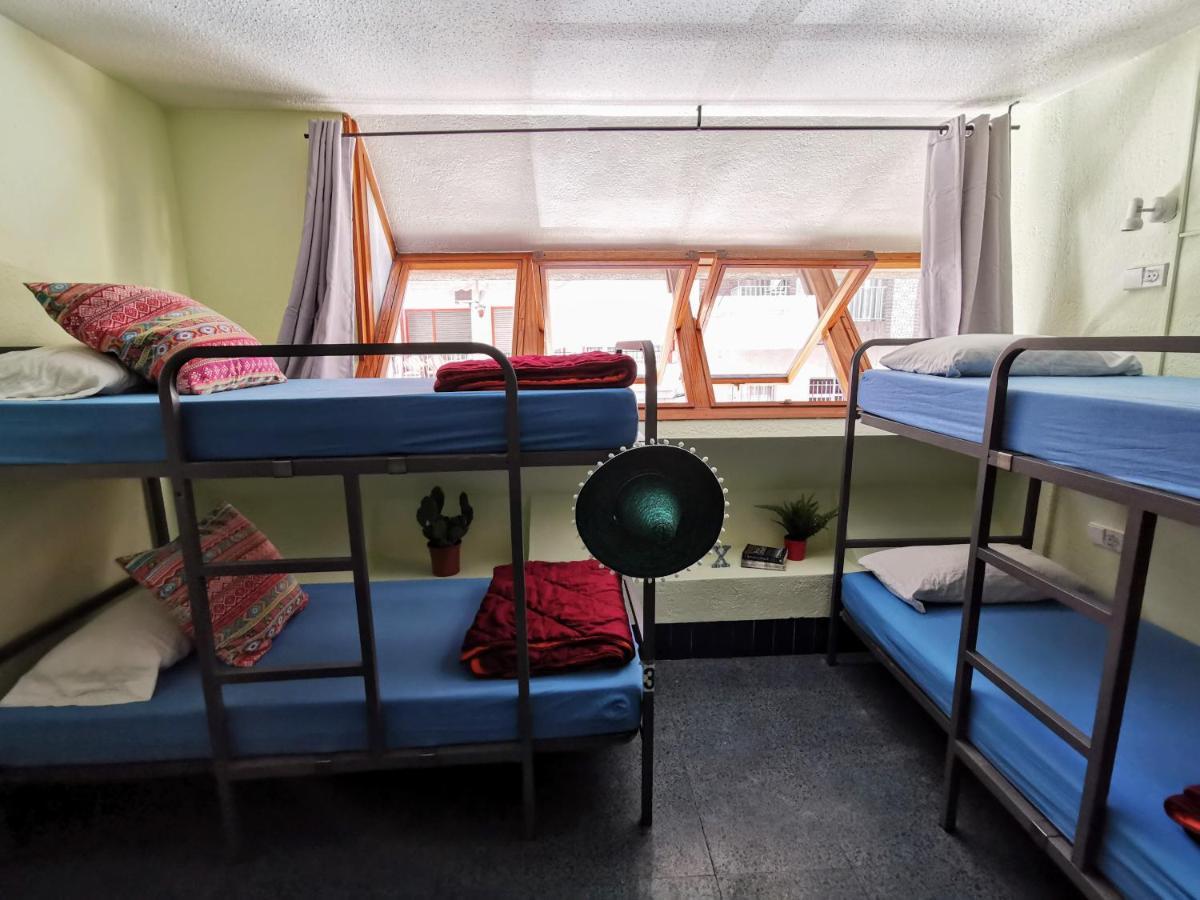 X Hostel Alicante Luaran gambar
